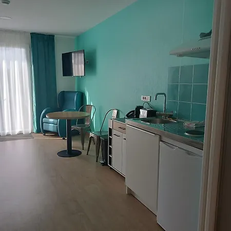Relais Les Rives Du Ξενοδοχείο με διαμερίσματα Coulonges-sur-Sarthe